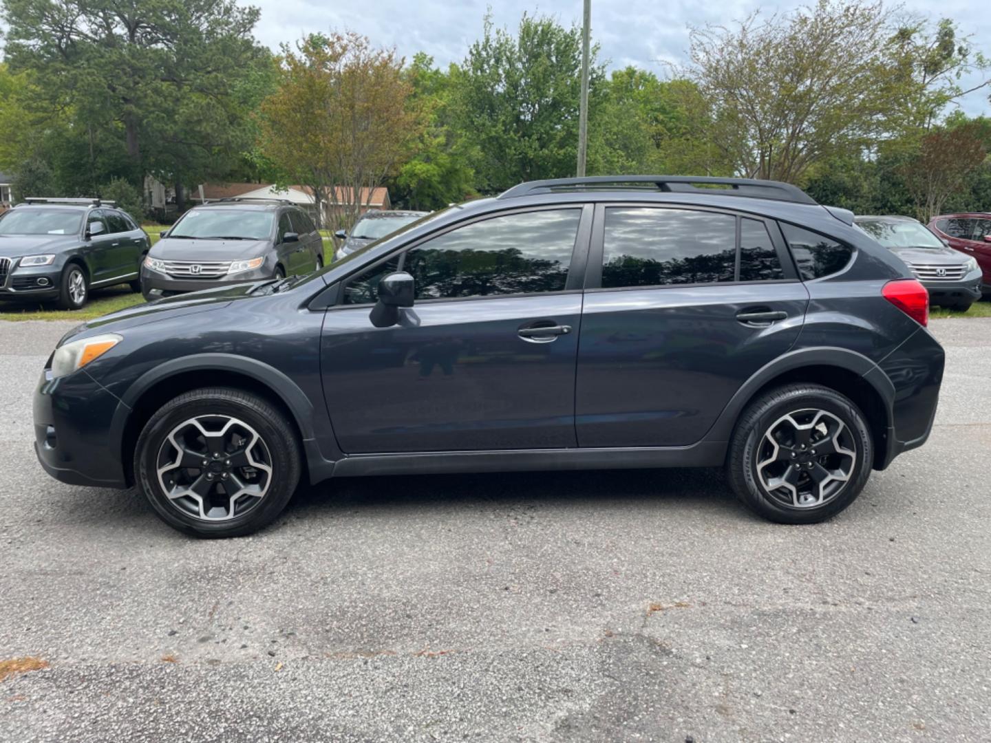 2015 GRAY SUBARU XV CROSSTREK 2.0I PREMIUM (JF2GPACC7FH) with an 2.0L engine, Continuously Variable transmission, located at 5103 Dorchester Rd., Charleston, SC, 29418-5607, (843) 767-1122, 36.245171, -115.228050 - Photo#3